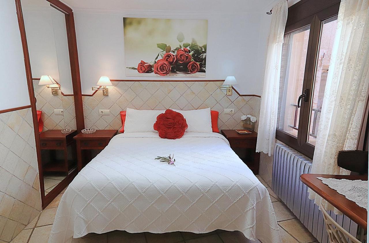 Estudios Casa Lola De Talarn Екстер'єр фото